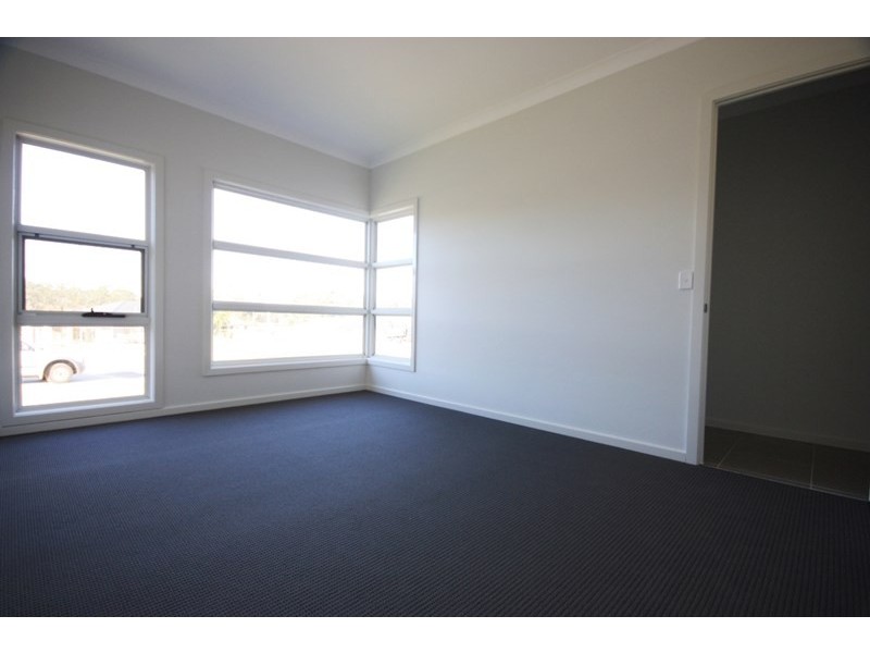 7 Ward Street, Oran Park NSW 2570