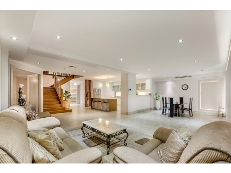 15 Talana Hill Drive, Edmondson Park NSW 2174