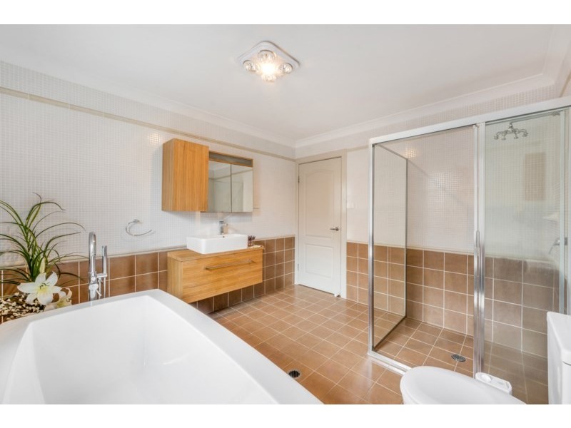 15 Talana Hill Drive, Edmondson Park NSW 2174