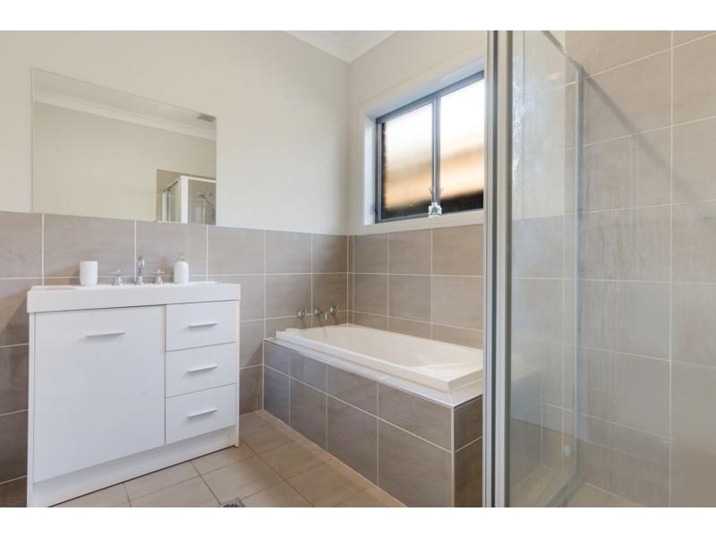 18 Oates Street, Spring Farm NSW 2570