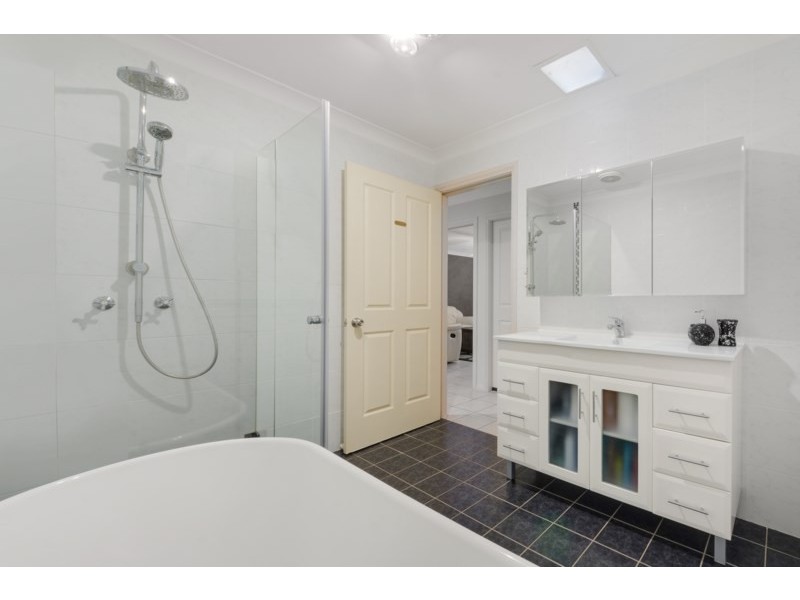 3 Melba Place, St Helens Park NSW 2560