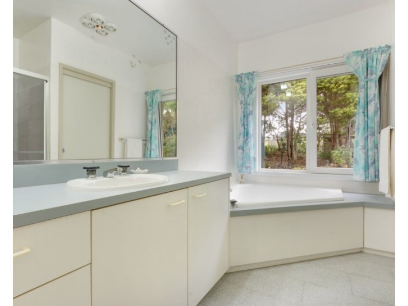 6 St James Road, Varroville NSW 2566