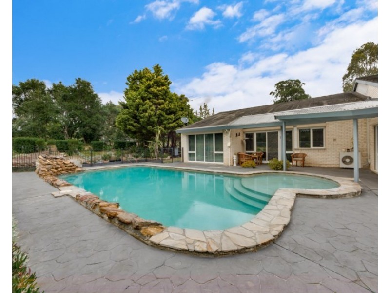 6 St James Road, Varroville NSW 2566