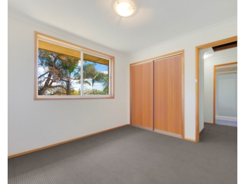 2/13 Rushes Place, Minto NSW 2566