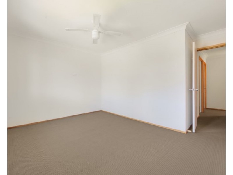 2/13 Rushes Place, Minto NSW 2566