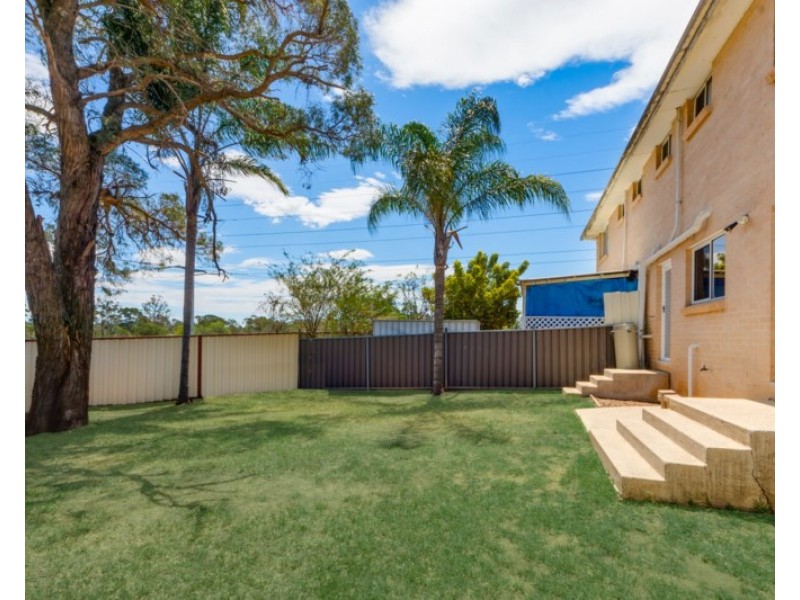 2/13 Rushes Place, Minto NSW 2566