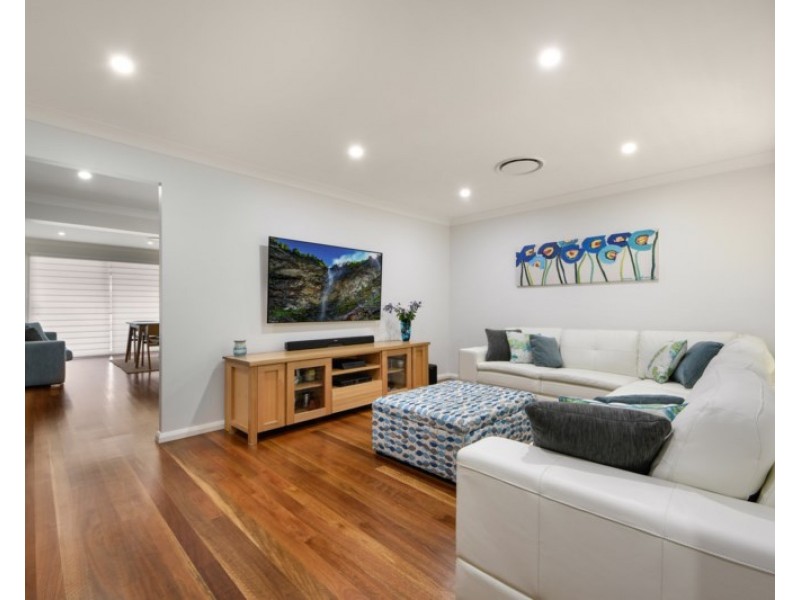 43 Columbia Street, Kearns NSW 2558