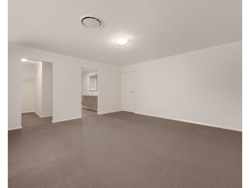 5 Evans Street, Oran Park NSW 2570