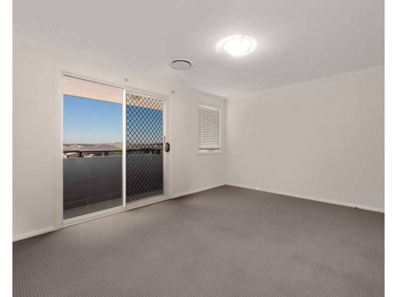 5 Evans Street, Oran Park NSW 2570