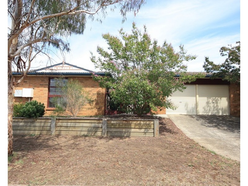 28 Owen Stanley Road, Glenfield NSW 2167