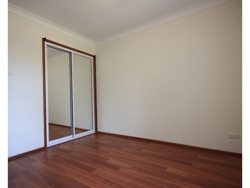 28 Owen Stanley Road, Glenfield NSW 2167