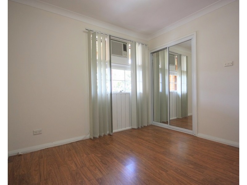 28 Owen Stanley Road, Glenfield NSW 2167