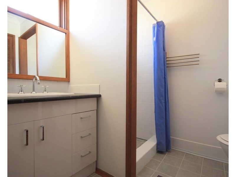 28 Owen Stanley Road, Glenfield NSW 2167