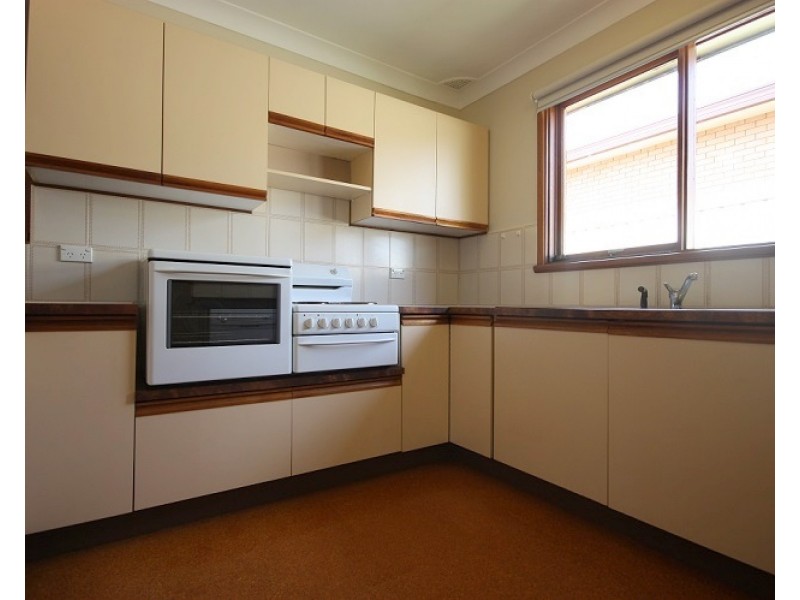 28 Owen Stanley Road, Glenfield NSW 2167