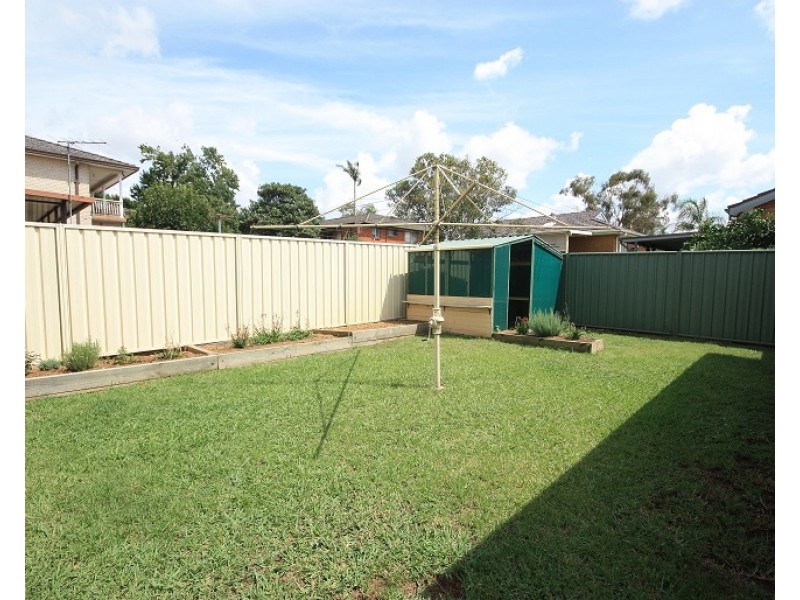 28 Owen Stanley Road, Glenfield NSW 2167