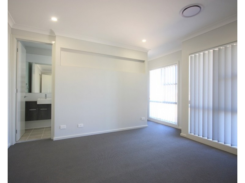 4 Dowie Drive, Campbelltown NSW 2560