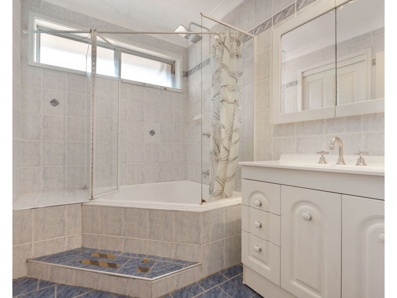 6 Darwin Road, Campbelltown NSW 2560
