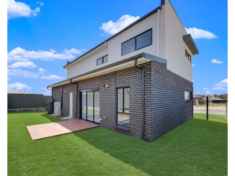 231 Village Circuit, Gregory Hills NSW 2557