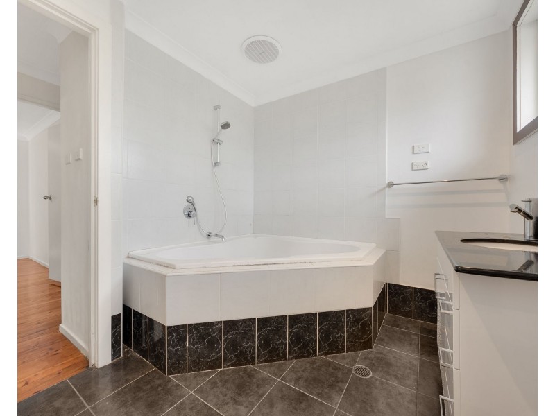 51 Randall Avenue, Minto NSW 2566