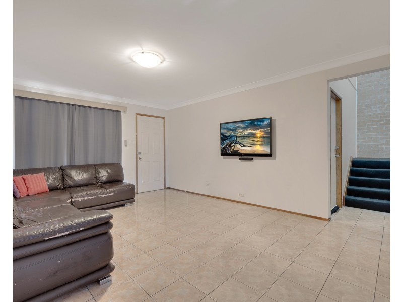 1/13 Rushes Place, Minto NSW 2566