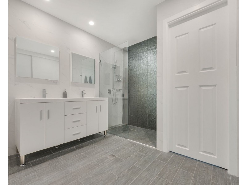 20 Caroline Chisholm Drive, Camden South NSW 2570