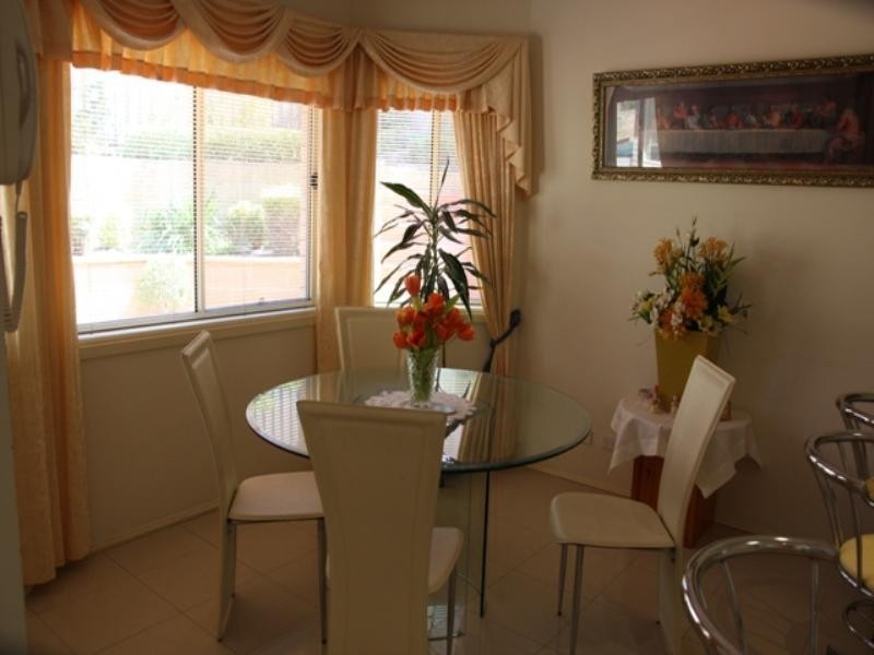 Macquarie Links NSW 2565