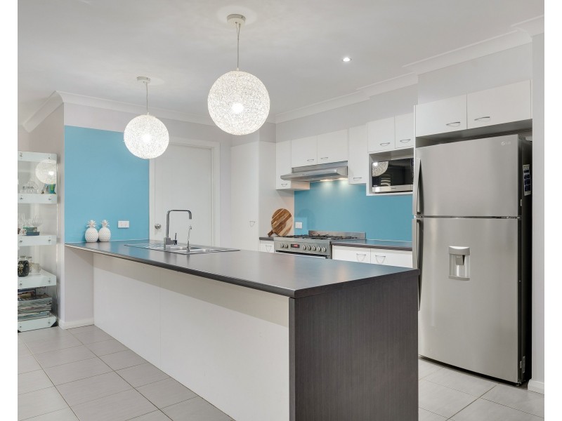 14 Easton Avenue, Spring Farm NSW 2570