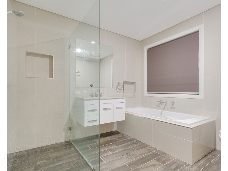 3 Silky Oak Grove, Elderslie NSW 2570