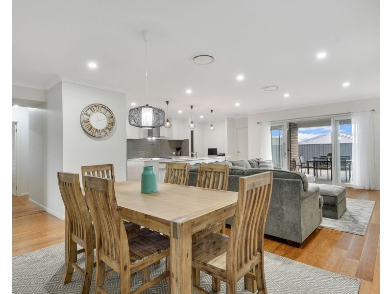 28 Golden Wattle Avenue, Gregory Hills NSW 2557