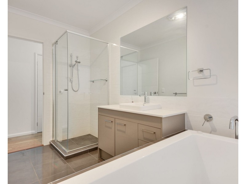 28 Golden Wattle Avenue, Gregory Hills NSW 2557