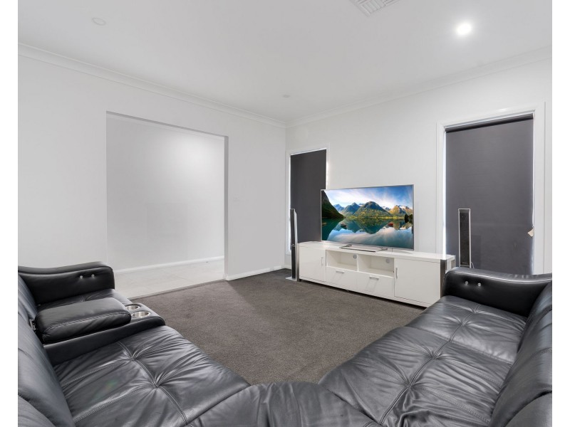 13 Farnsworth Avenue, Campbelltown NSW 2560
