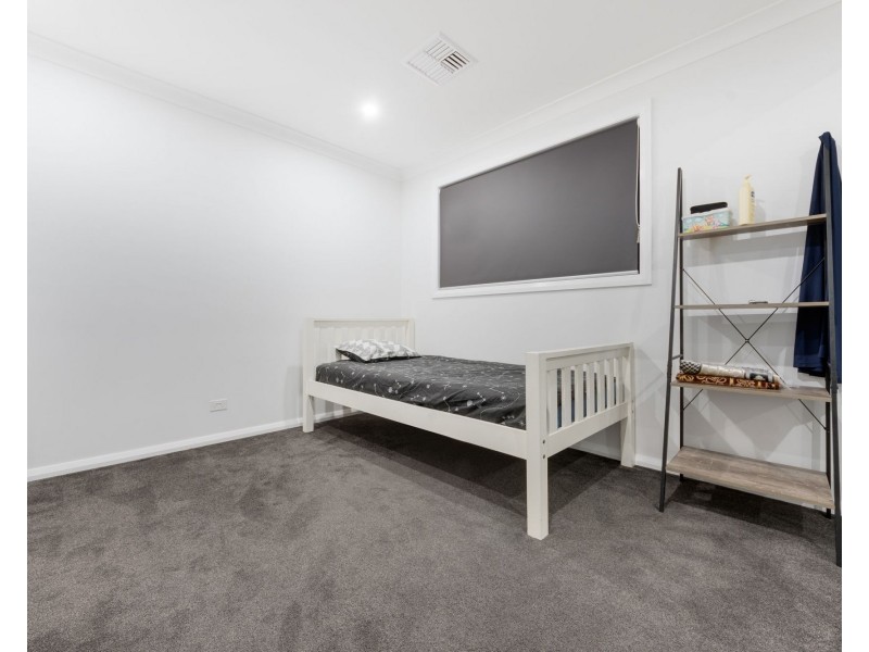 13 Farnsworth Avenue, Campbelltown NSW 2560