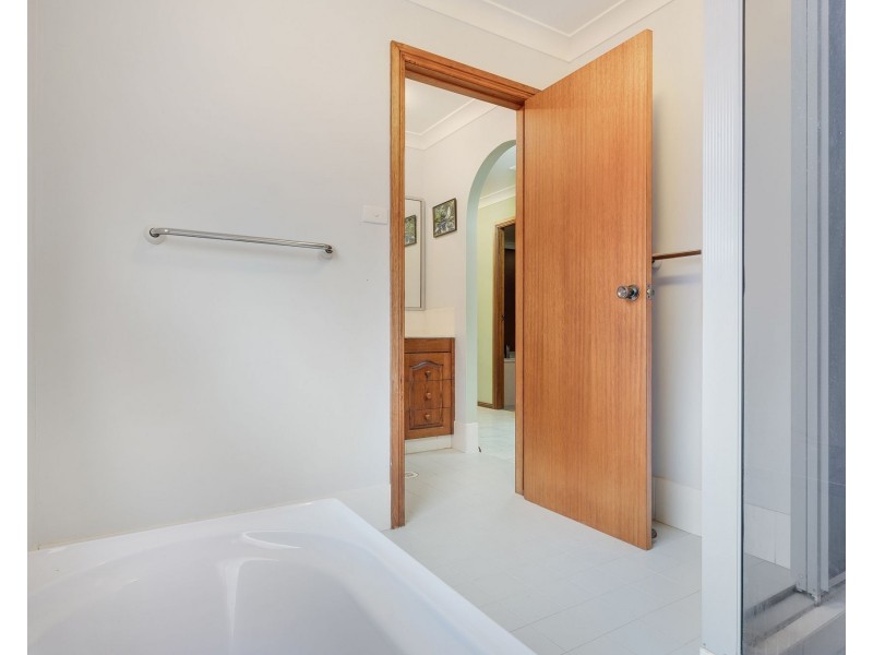 1 Browns Road, The Oaks NSW 2570