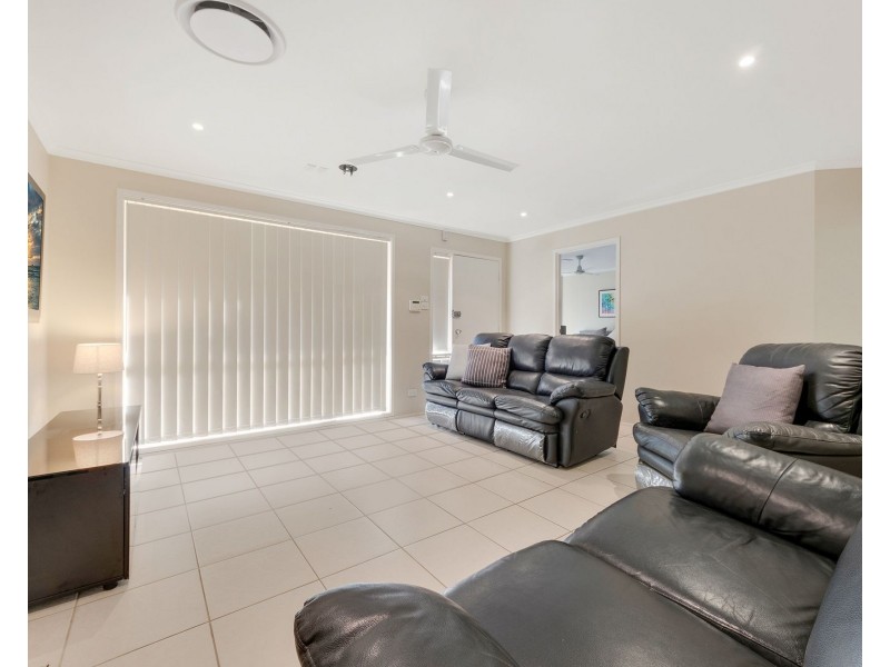 4 Baynton Place, St Helens Park NSW 2560