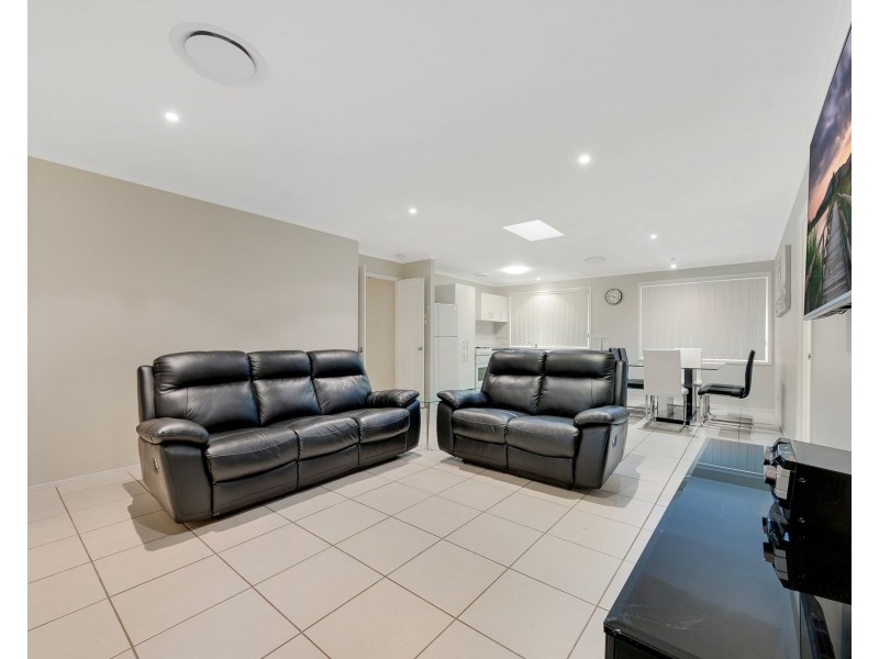 4 Baynton Place, St Helens Park NSW 2560
