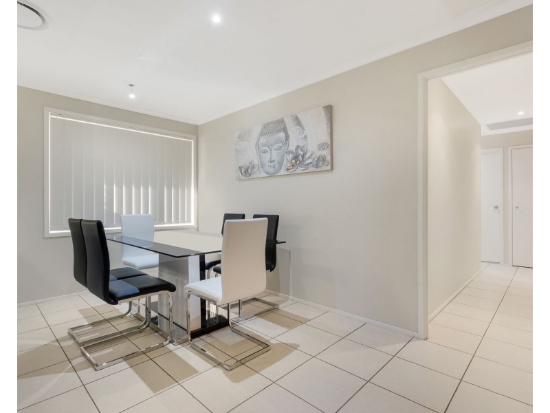 4 Baynton Place, St Helens Park NSW 2560