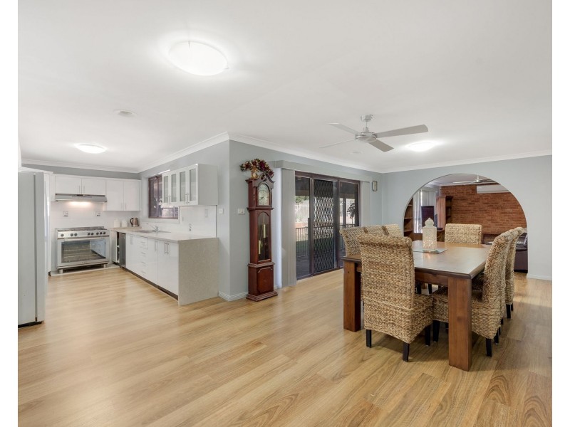 13 Sebastian Avenue, Rosemeadow NSW 2560