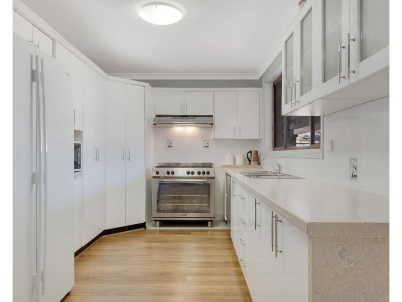 13 Sebastian Avenue, Rosemeadow NSW 2560