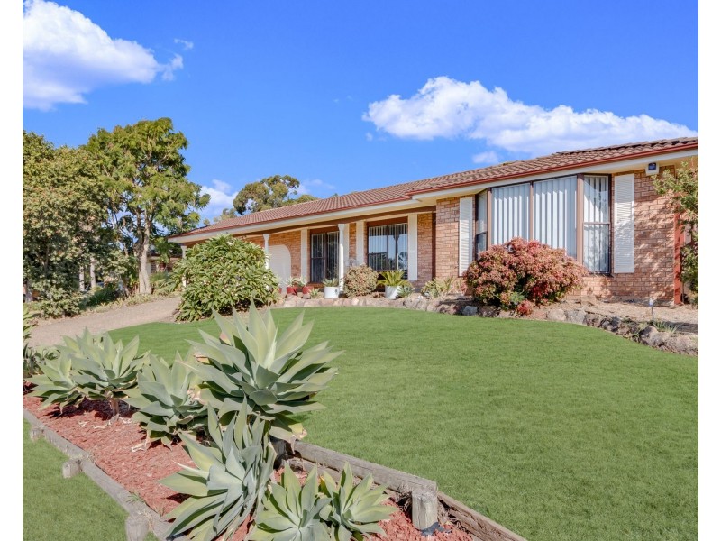 13 Sebastian Avenue, Rosemeadow NSW 2560