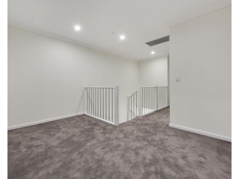 8A Hilltop Crescent, Campbelltown NSW 2560