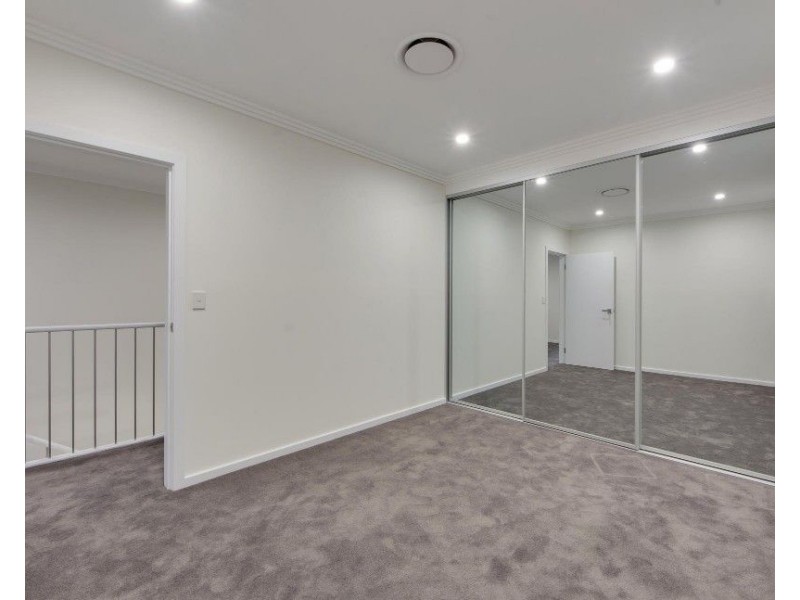 8A Hilltop Crescent, Campbelltown NSW 2560