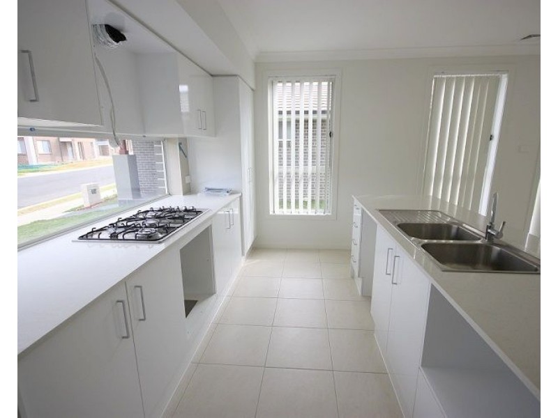 41 Lowndes Drive, Oran Park NSW 2570