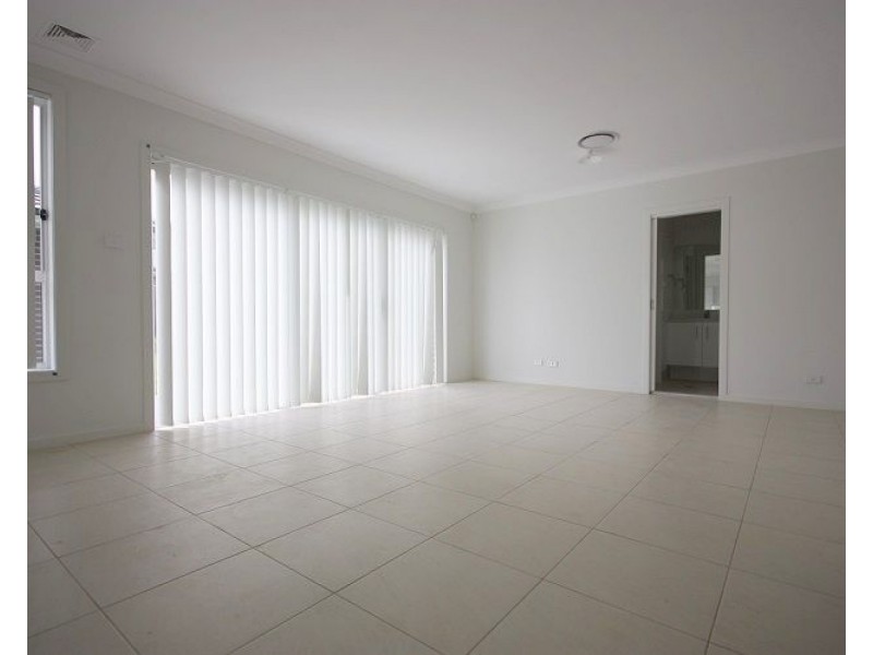 41 Lowndes Drive, Oran Park NSW 2570