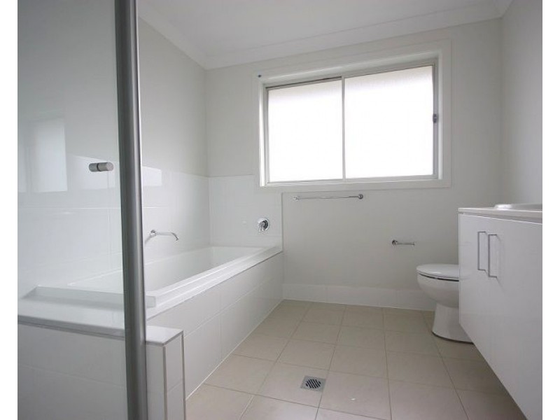 41 Lowndes Drive, Oran Park NSW 2570