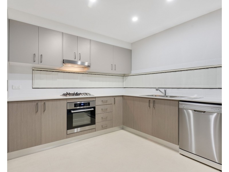 8/54 Santana Road, Campbelltown NSW 2560