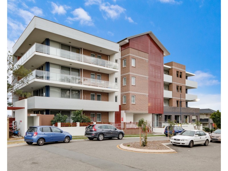 8/54 Santana Road, Campbelltown NSW 2560