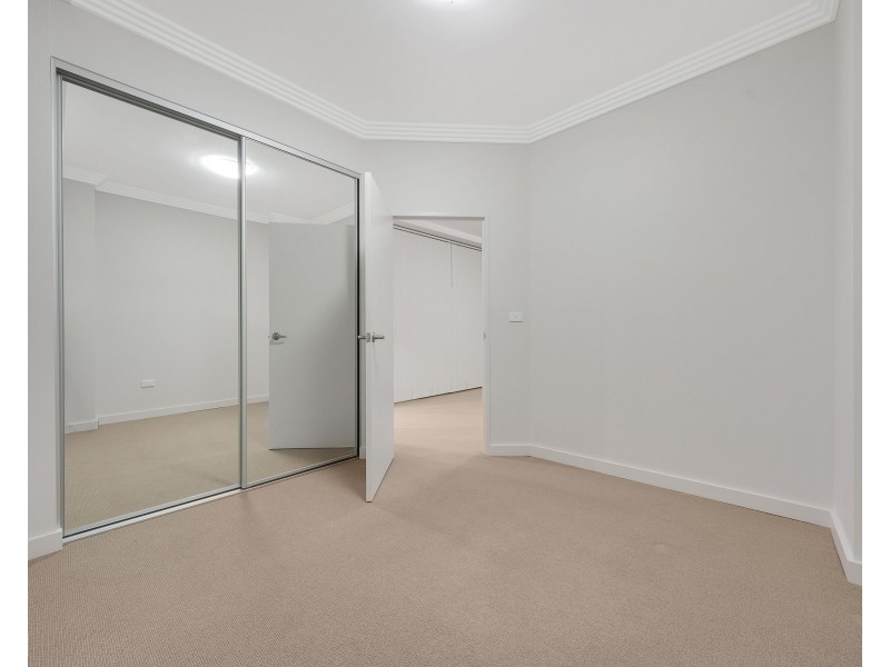8/54 Santana Road, Campbelltown NSW 2560