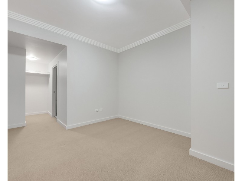 8/54 Santana Road, Campbelltown NSW 2560