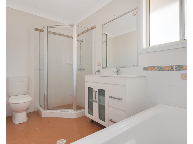 1B CLYDESDALE Drive, Blairmount NSW 2559