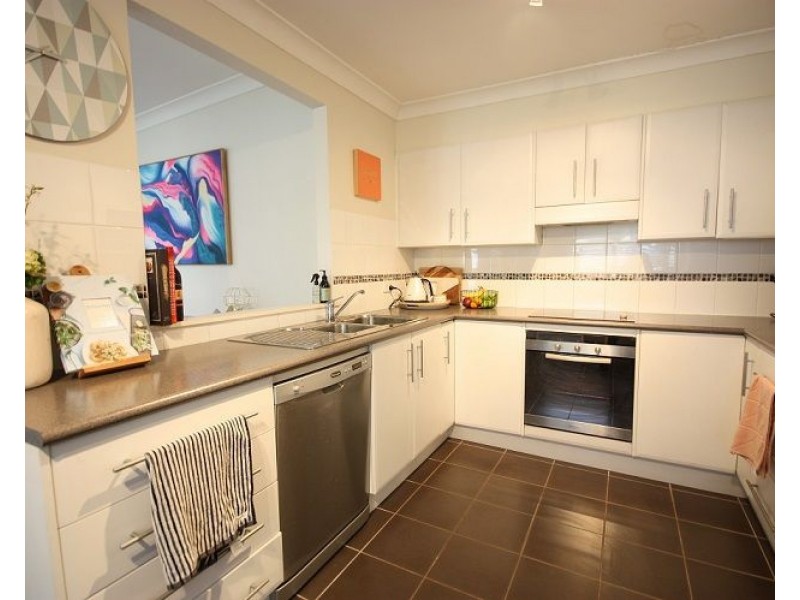 20 Banks Place, Camden South NSW 2570